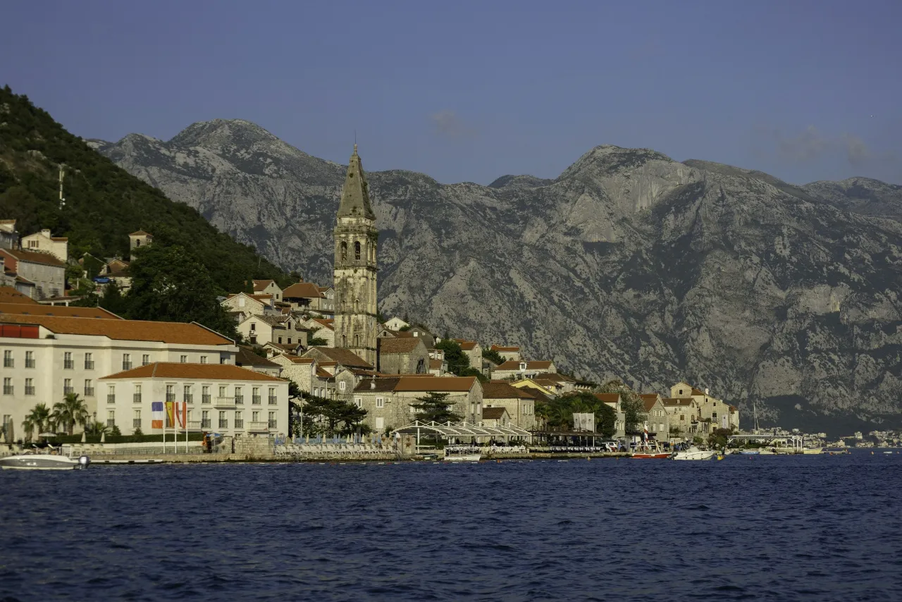 Die Küste von Perast und die Bucht von Kotor, Montenegro